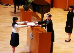 高校卒業式が行われました | 東京女学館 中学校・高等学校