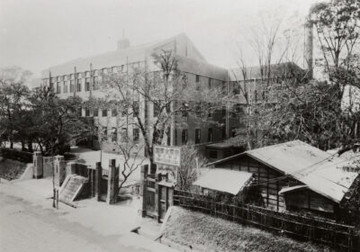 1928年に落成した羽沢校舎