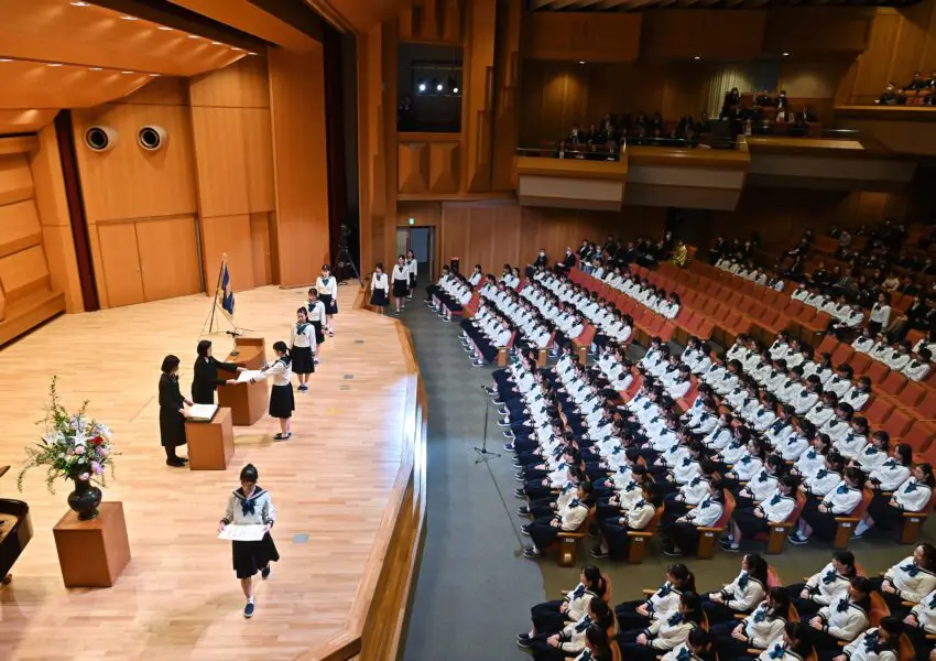 高等学校の卒業式を挙行いたしました | 東京女学館 中学校・高等学校