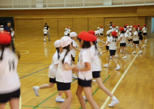 フォークダンスの練習