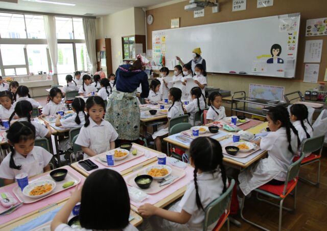 はじめての給食　１年生