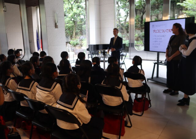 チェコ大使館訪問（４年生）