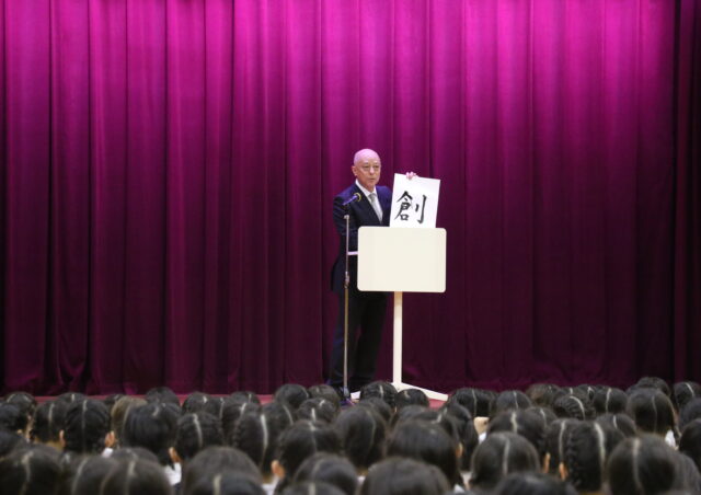 児童朝会　学芸会での活躍