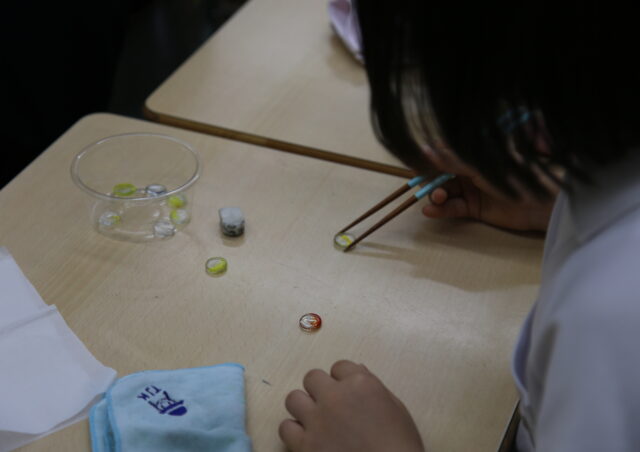 すずかけの授業「お箸の使い方」